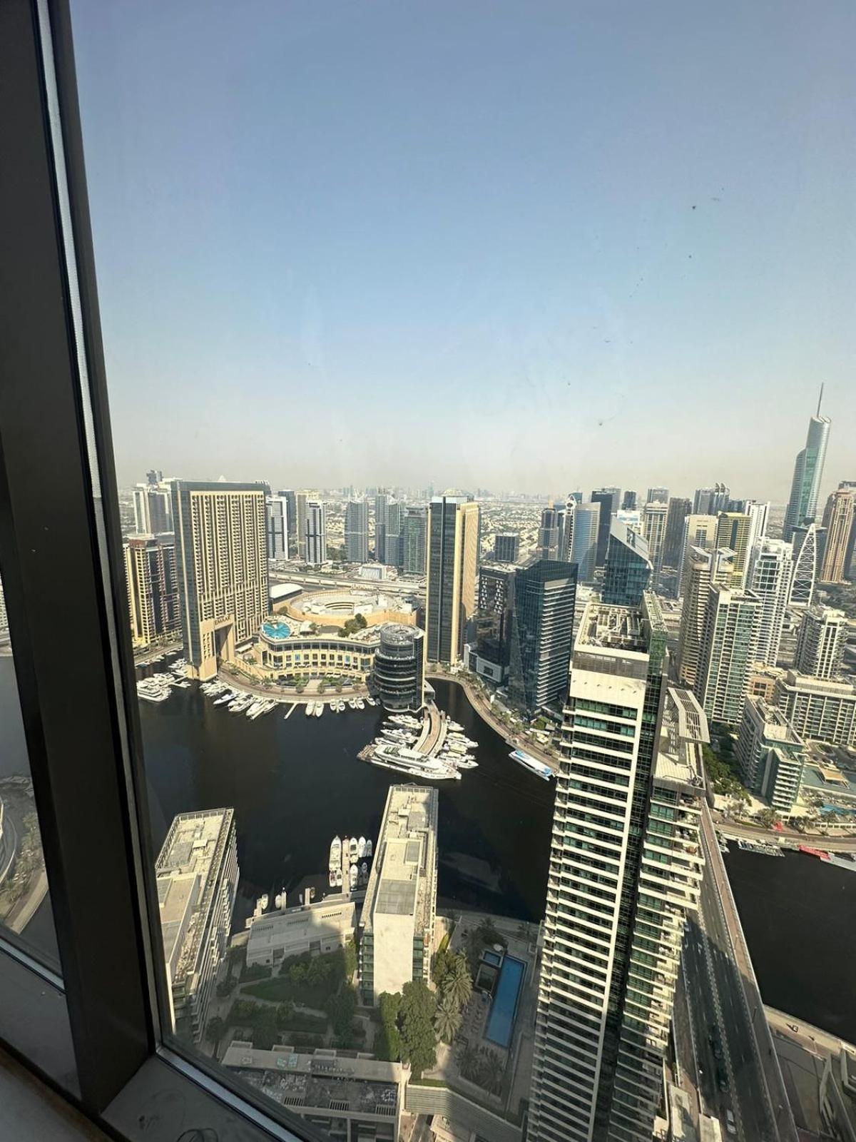 Ora Place Dubai Hostel Exterior photo
